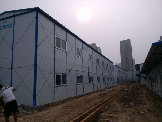 天津祈虹彩钢钢构的主营产品有:活动房|彩钢房|围挡|岗亭